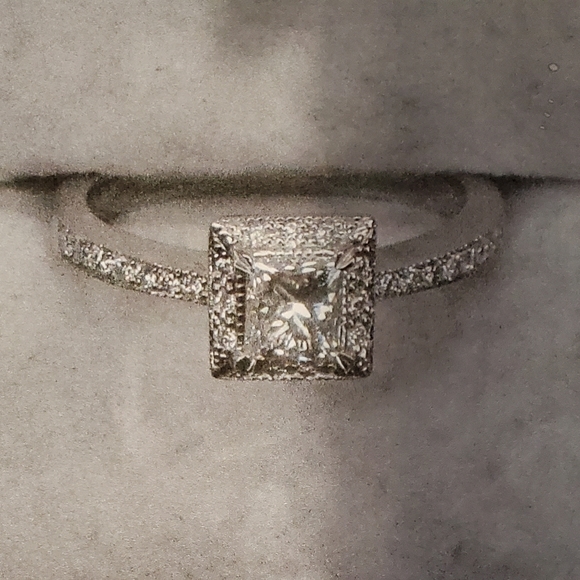 New & unworn 18K White Gold - Diamond Engagement Ring - Picture 4 of 16